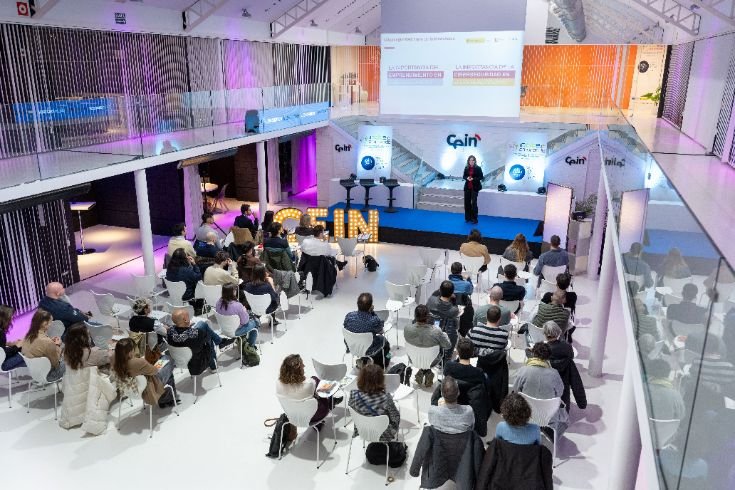 El salon de CEIN durante un acto con emprendedores digitales