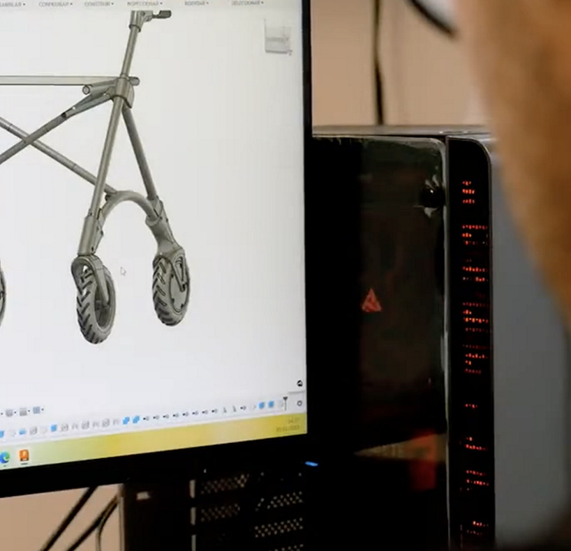 Pantalla con imagen de un andador inteligente