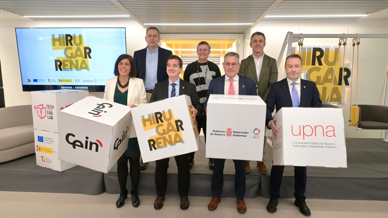 Personas que han intervenido en la inauguración de Hirugarrena, el espacio de CEIN en El Sario