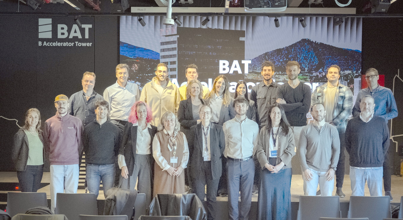 Personas participantes en la visita de CEIN al BAT de Bilbao