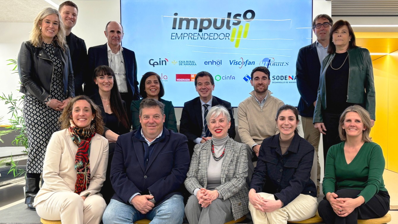 Representantes de las entidades y empresas implicadas en el programa Impulso Emprendedor de CEIN