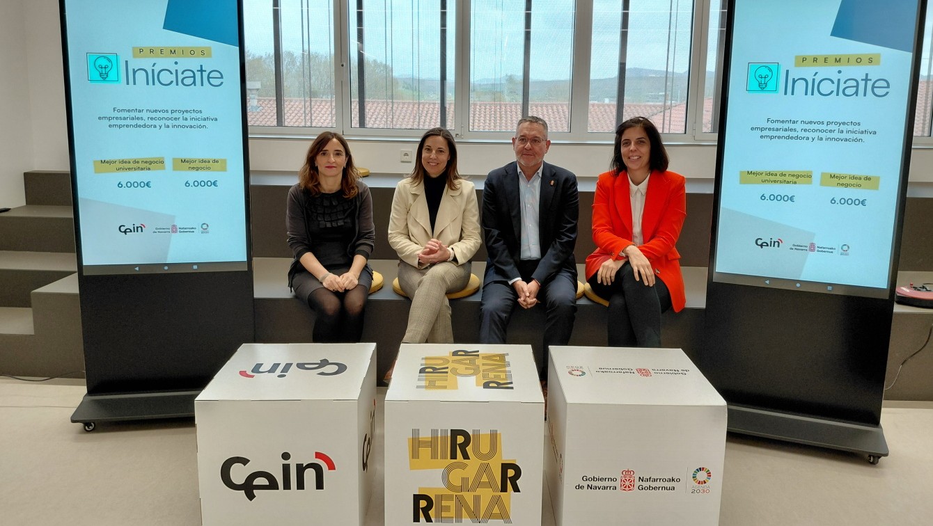 Representantes de CEIN y Gobierno en el lanzamiento de los Premios Iníciate 2026