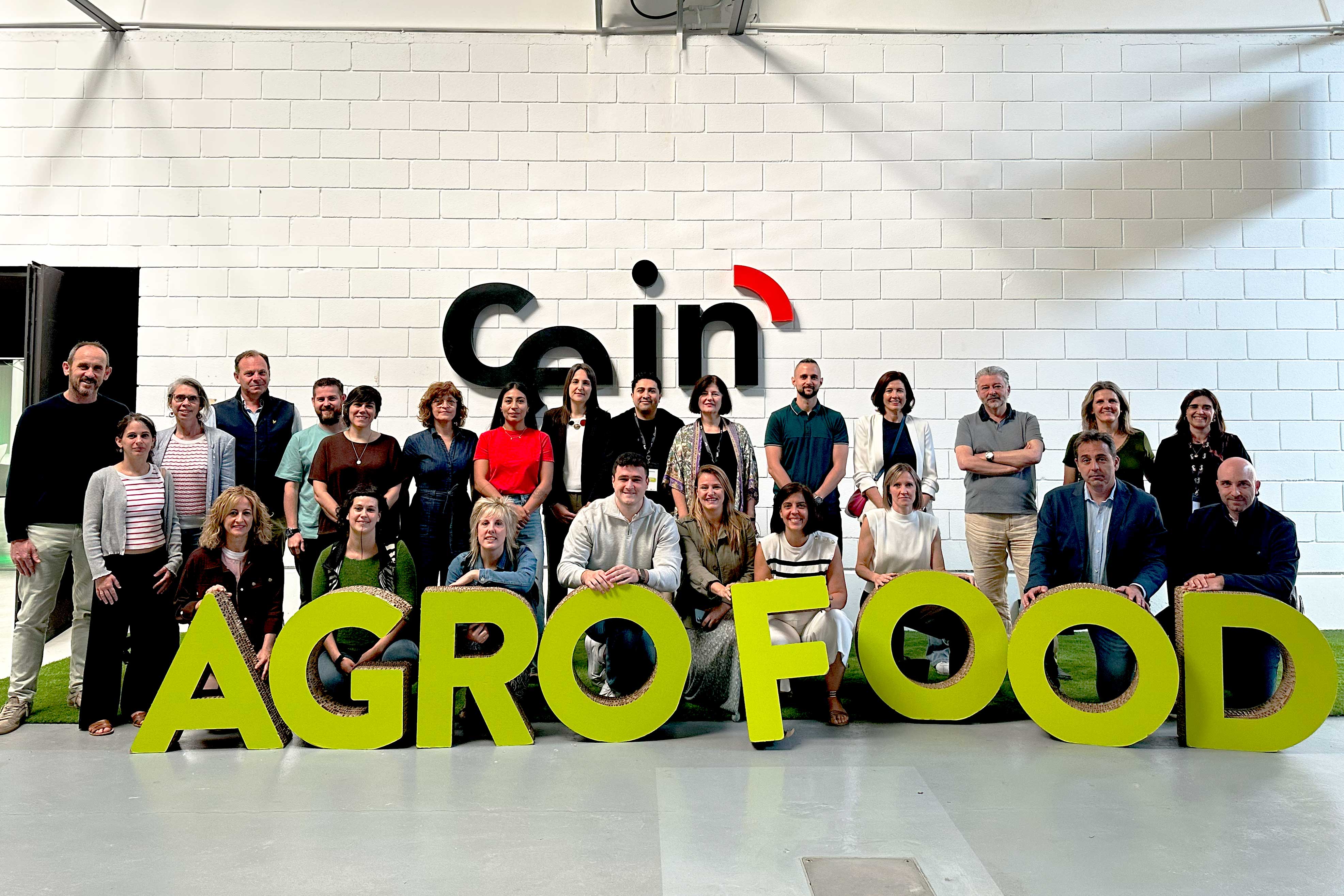 foto de familia de las personas participantes de la aceleradora de emprendimiento agroalimentario 2026