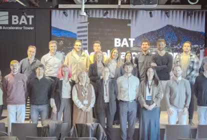 Personas participantes en la visita de CEIN al BAT de Bilbao