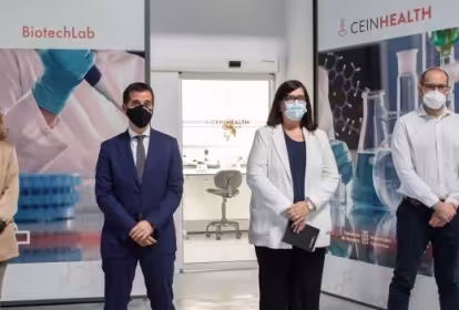 El consejero Irujo inaugura el laboratorio CEINHealth Biotechlab, dirigido a startups biotecnológicas de salud