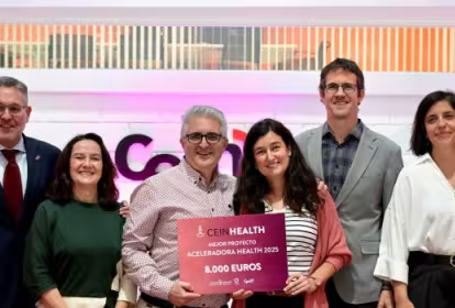 El consejero García entrega el premio a los proyectos ganadores de la Aceleradora HEALTH de CEIN, que impulsa nuevas iniciativas empresariales innovadoras en salud